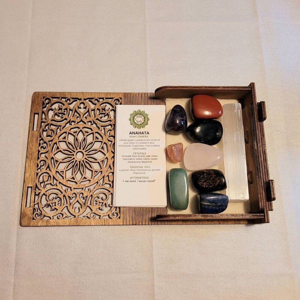Reiki Chakra Crystal Boxed Gift Set - Align, Relax, and Energize Your Practice